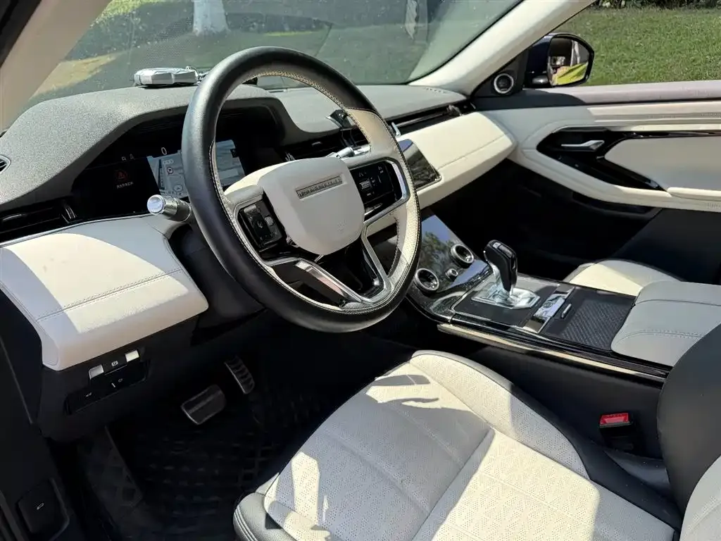 Land Rover Evoque — фото 10