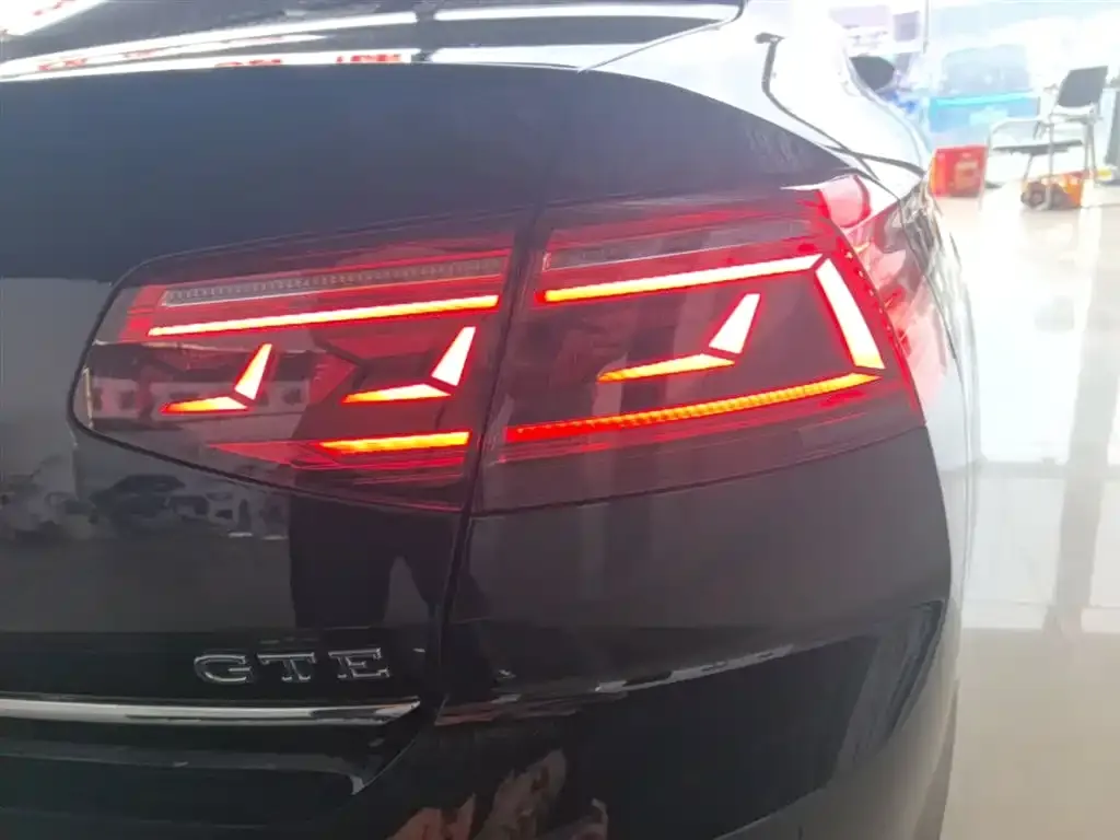 Volkswagen Magotan GTE PHEV 2023 из CN, фото 4