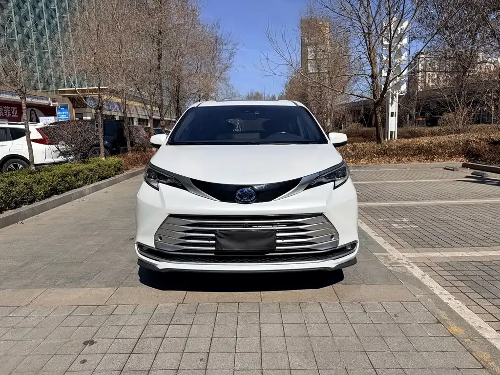 Toyota Sienna 2024 из CN, фото 9