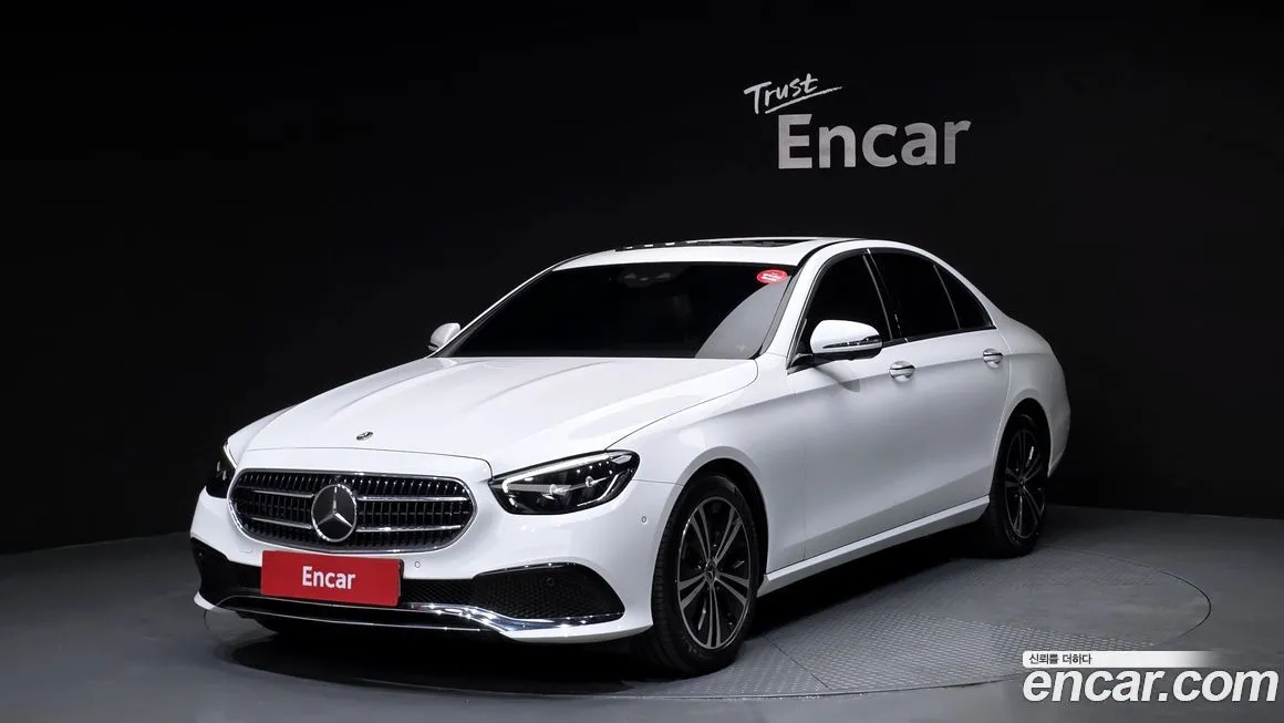 Mercedes-Benz E-Class — фото 1