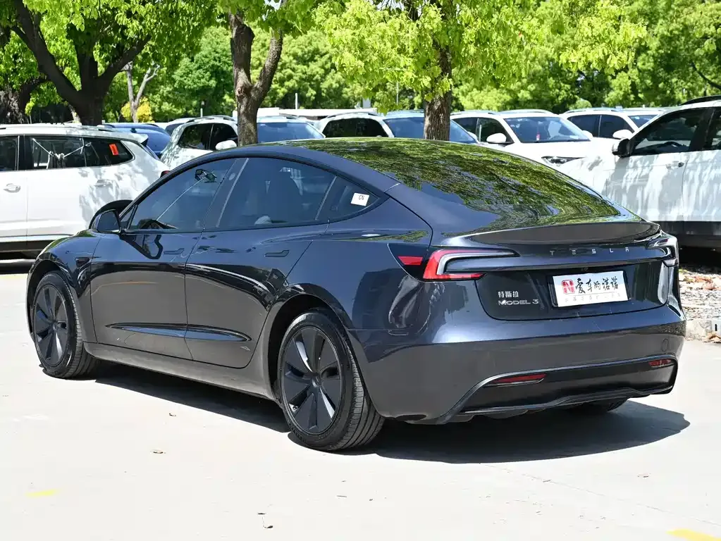 Tesla Model 3 — фото 5