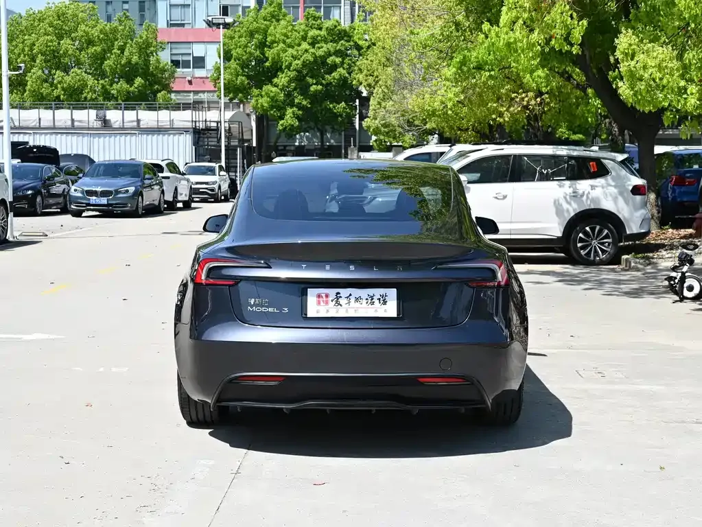 Tesla Model 3 — фото 8