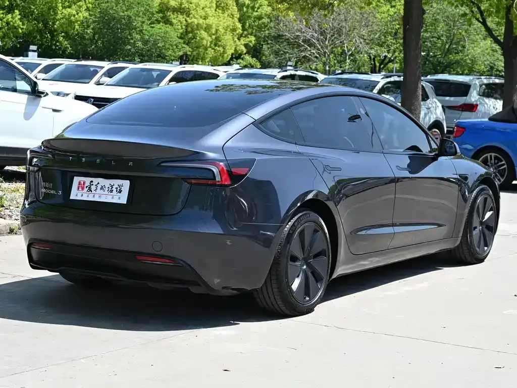 Tesla Model 3 — фото 3