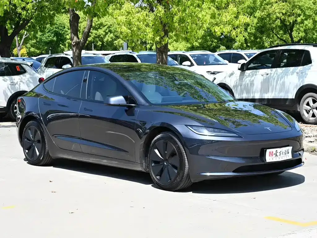 Tesla Model 3 — фото 10