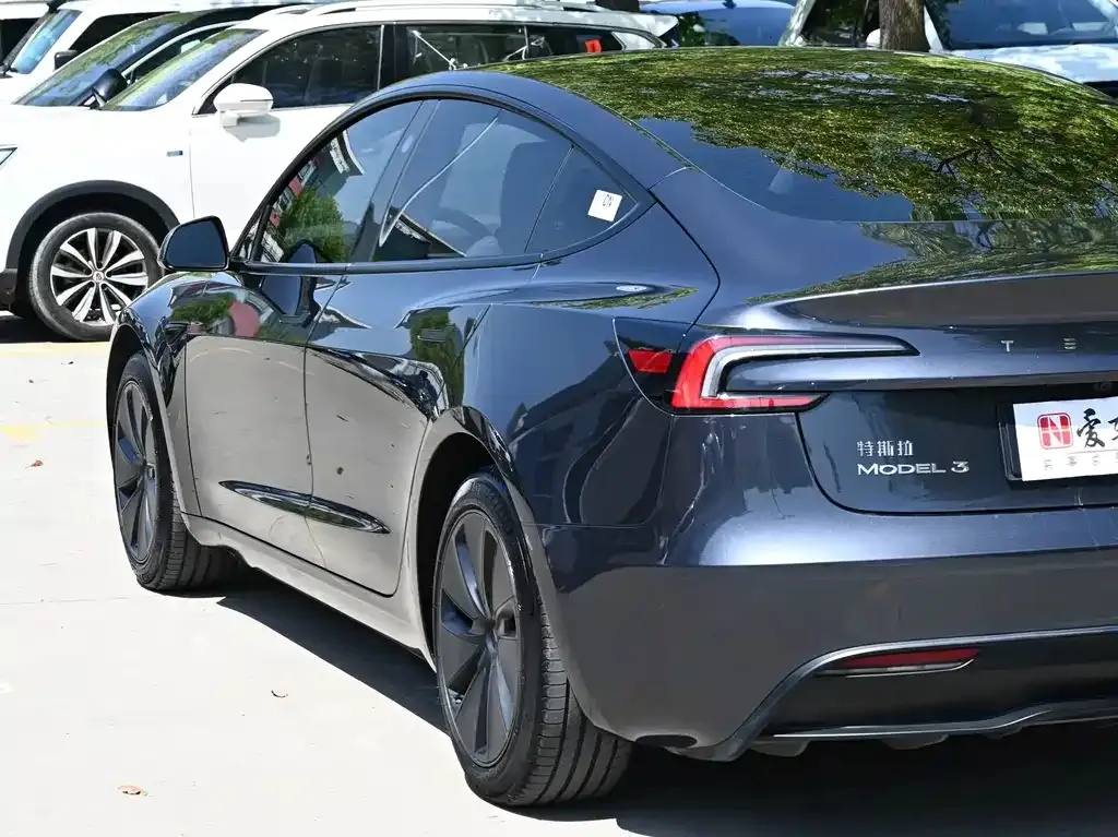 Tesla Model 3 — фото 6