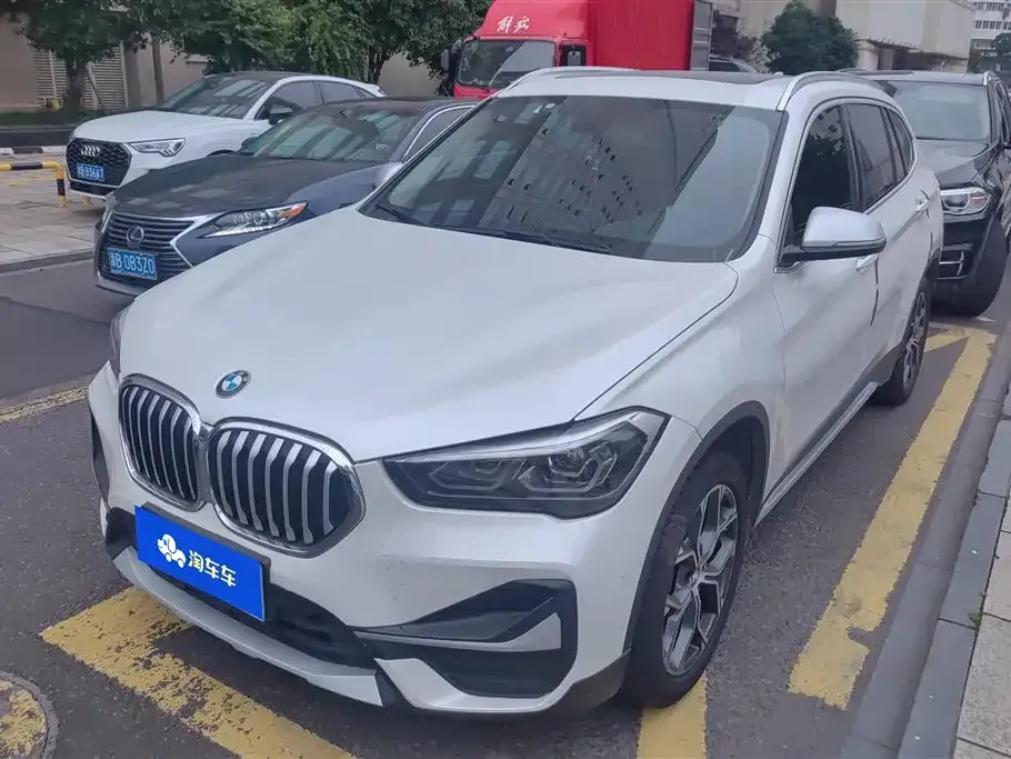 BMW X1 — фото 1