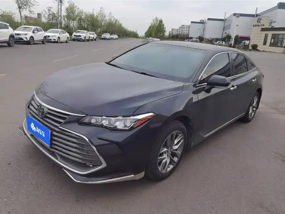 Toyota Avalon — фото 1