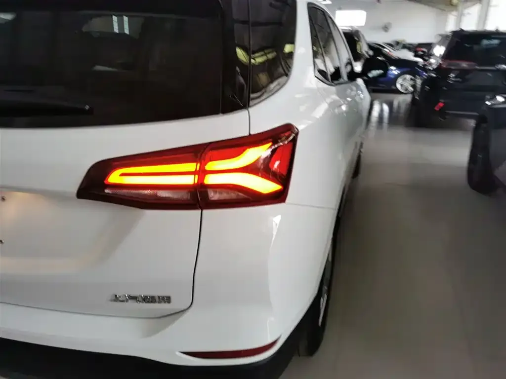 Chevrolet Equinox 2022 из CN, фото 5