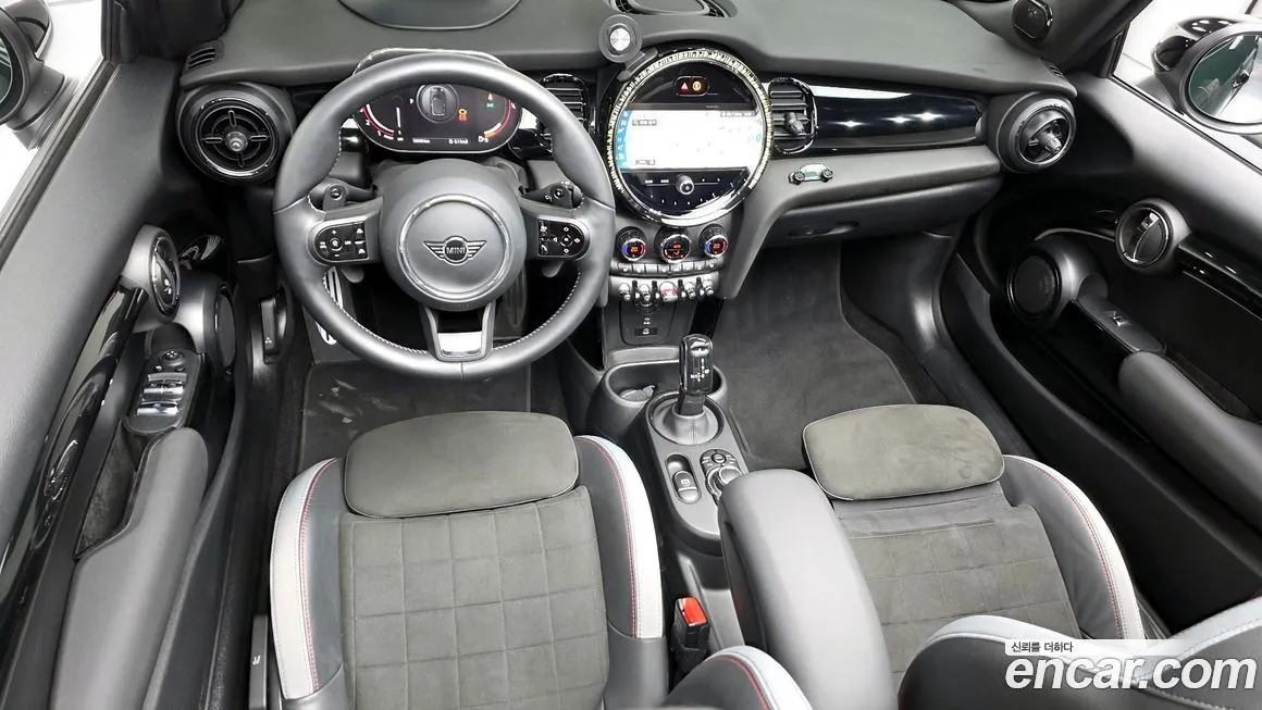 Mini Cooper Convertible 2024 из KR, фото 9