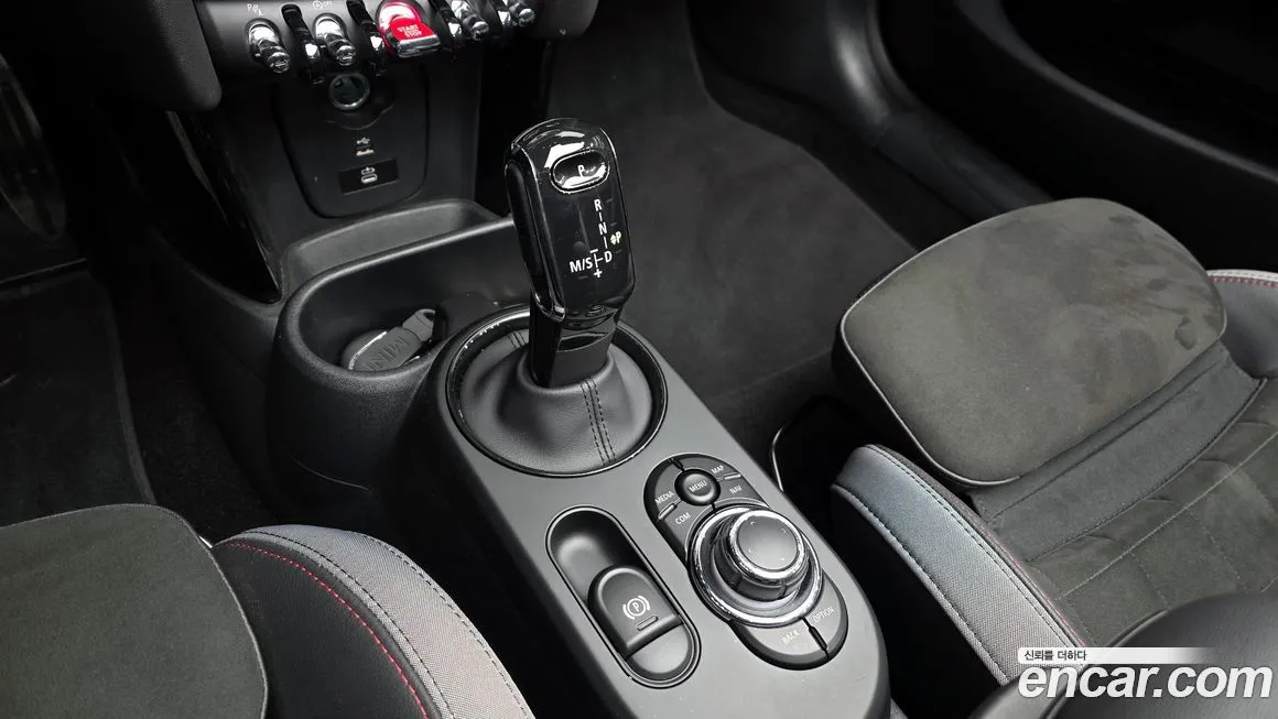 Mini Cooper Convertible 2024 из KR, фото 8