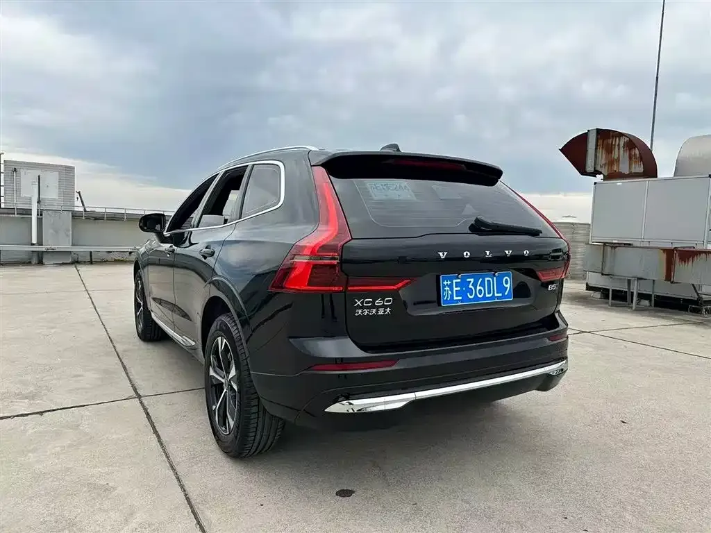 Volvo XC60 — фото 6
