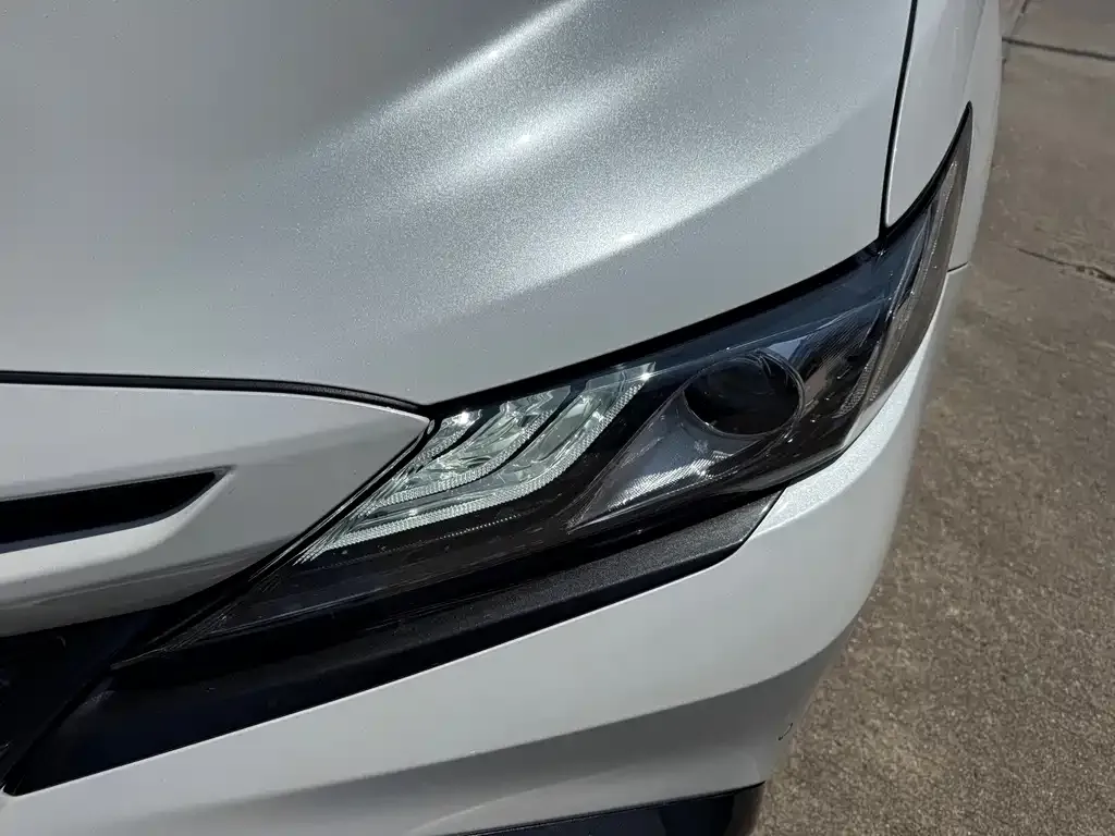 Toyota Camry — фото 2