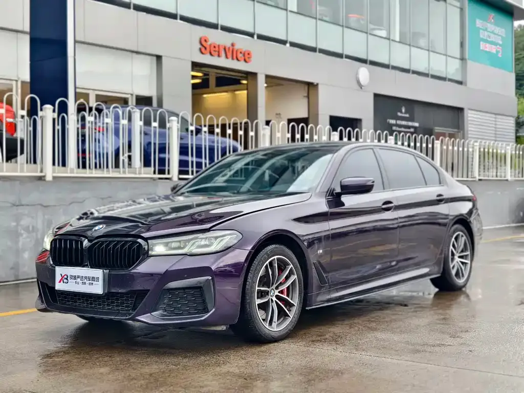 BMW 5 Series — фото 1