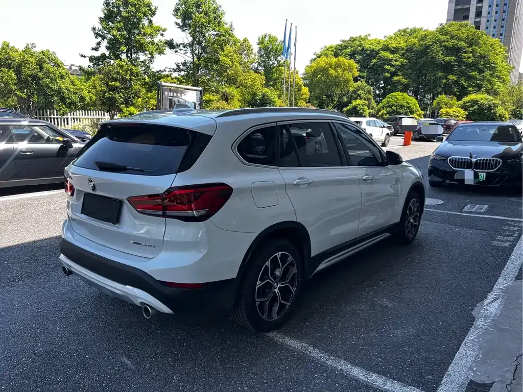 BMW X1 — фото 8