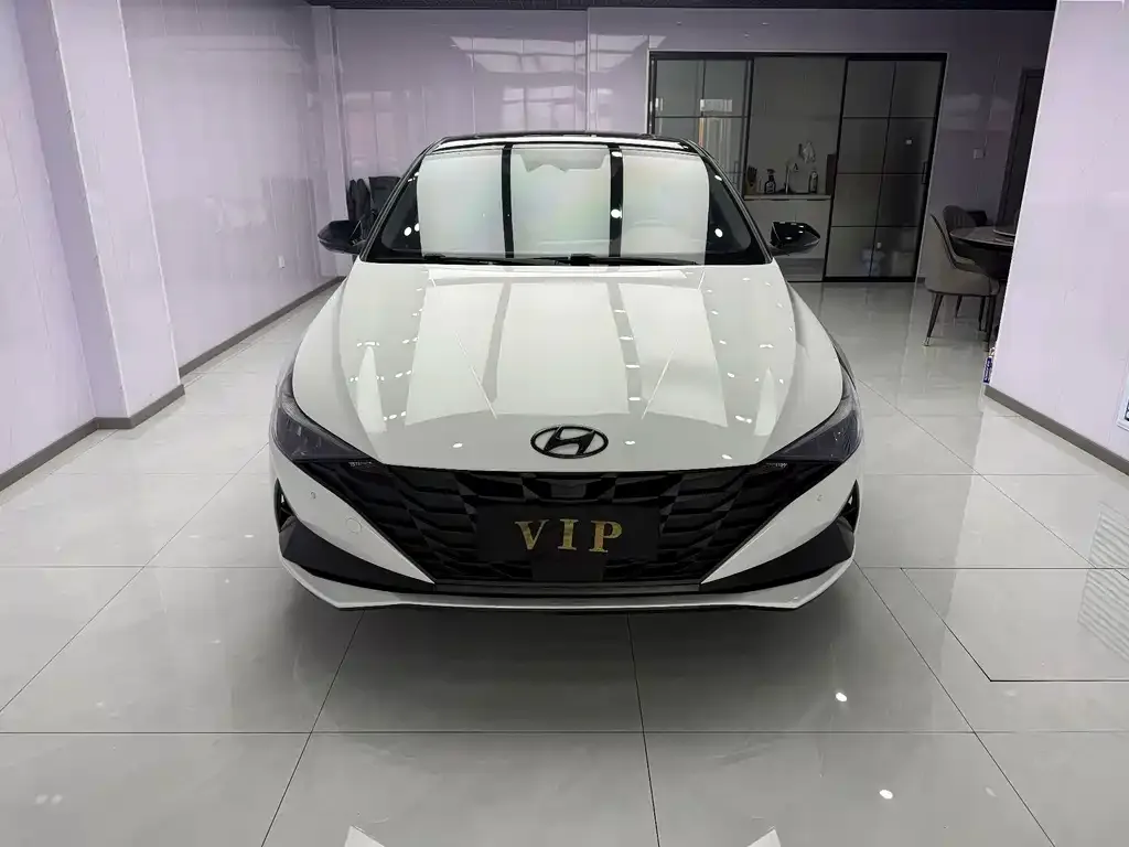 Hyundai Elantra — фото 3
