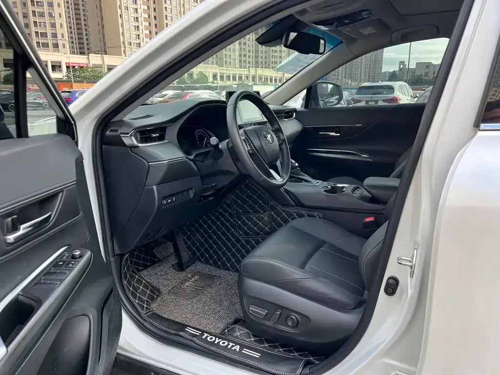 Toyota Harrier 2022 из CN, фото 2