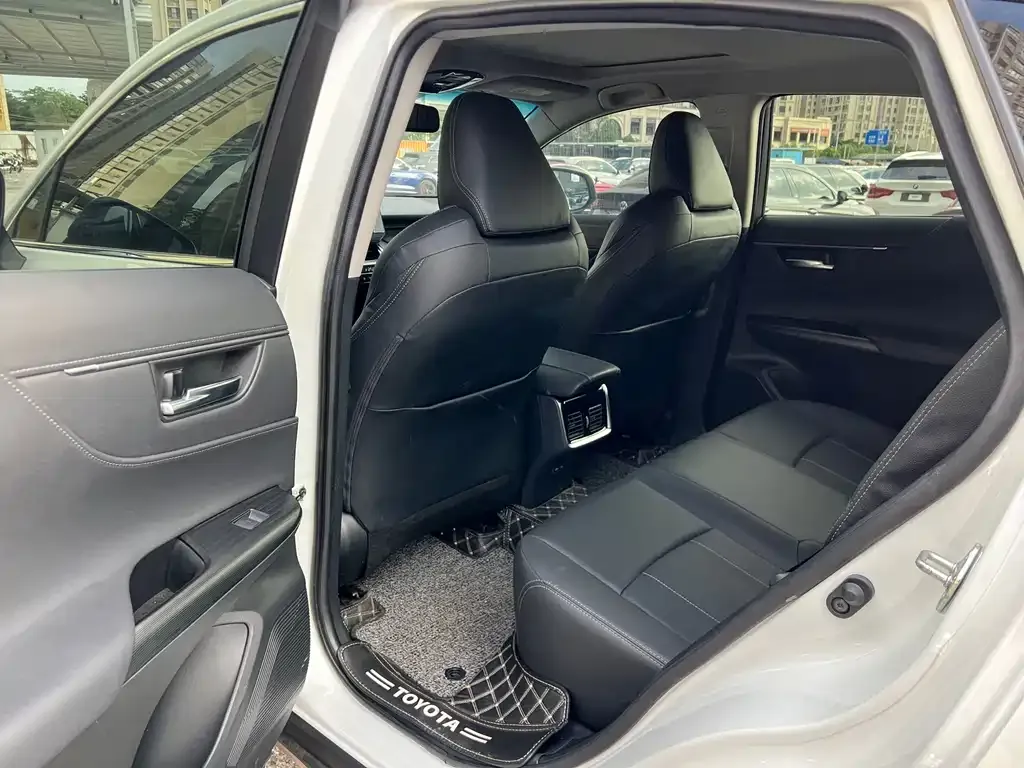 Toyota Harrier 2022 из CN, фото 4