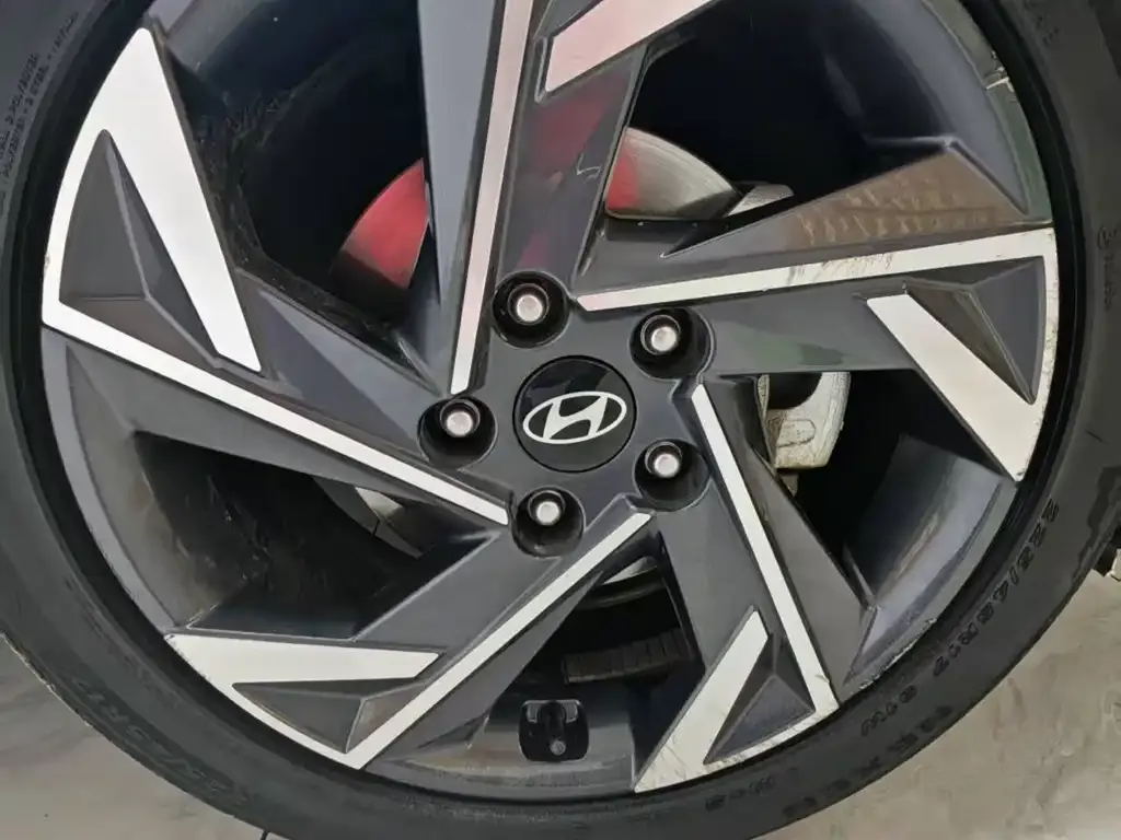 Hyundai Elantra — фото 3