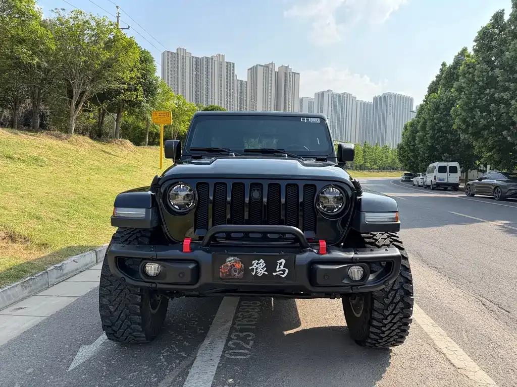 Jeep Wrangler — фото 8