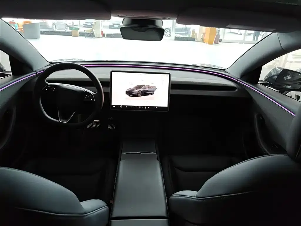 Tesla Model 3 — фото 10
