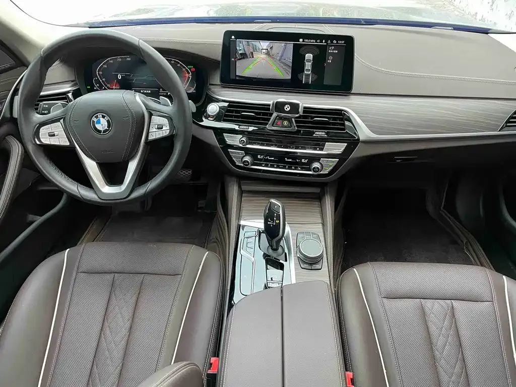 BMW 5 Series — фото 9