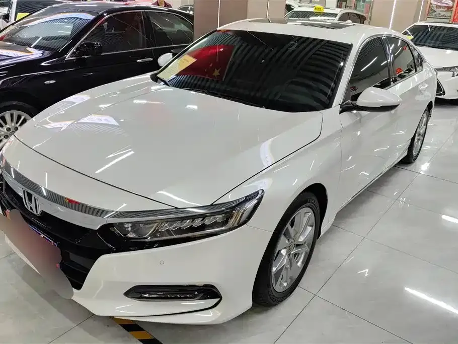 Honda Accord — фото 1