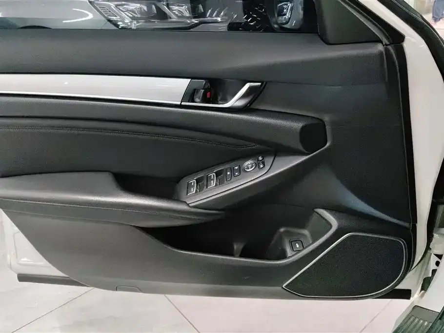 Honda Accord — фото 3