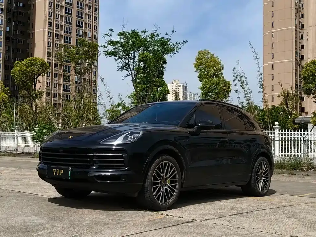 Porsche Cayenne Hybrid — фото 1