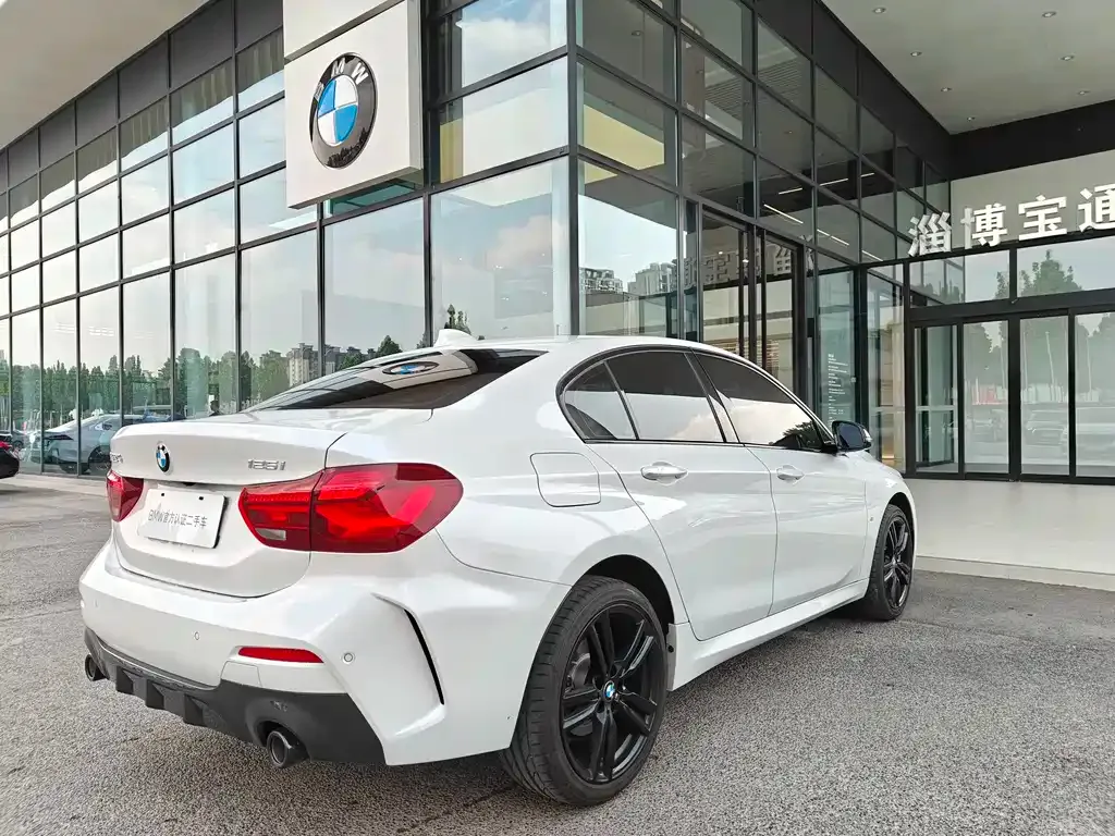 BMW 1 Series 2023 из CN, фото 8
