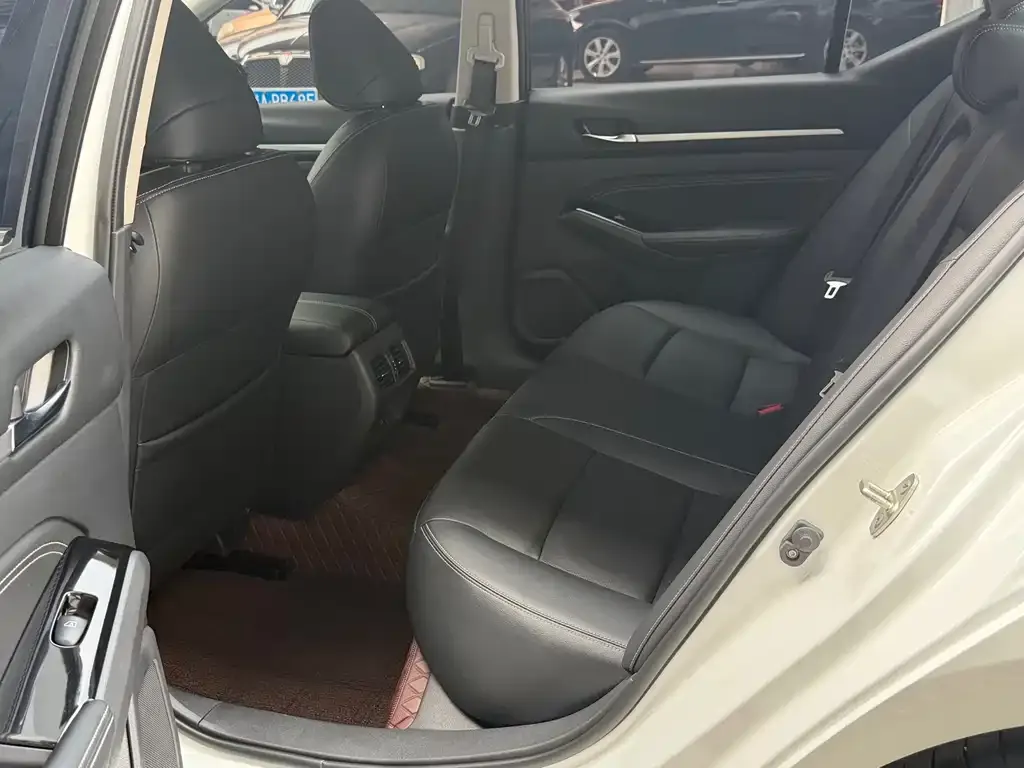 Nissan Teana — фото 2