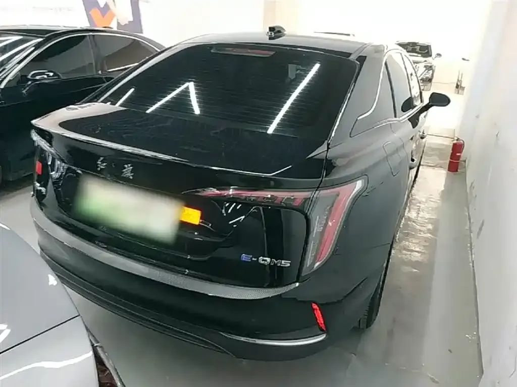 Hongqi E-QM5 — фото 10