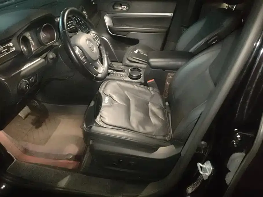 Jeep Grand Commander 2022 из CN, фото 4
