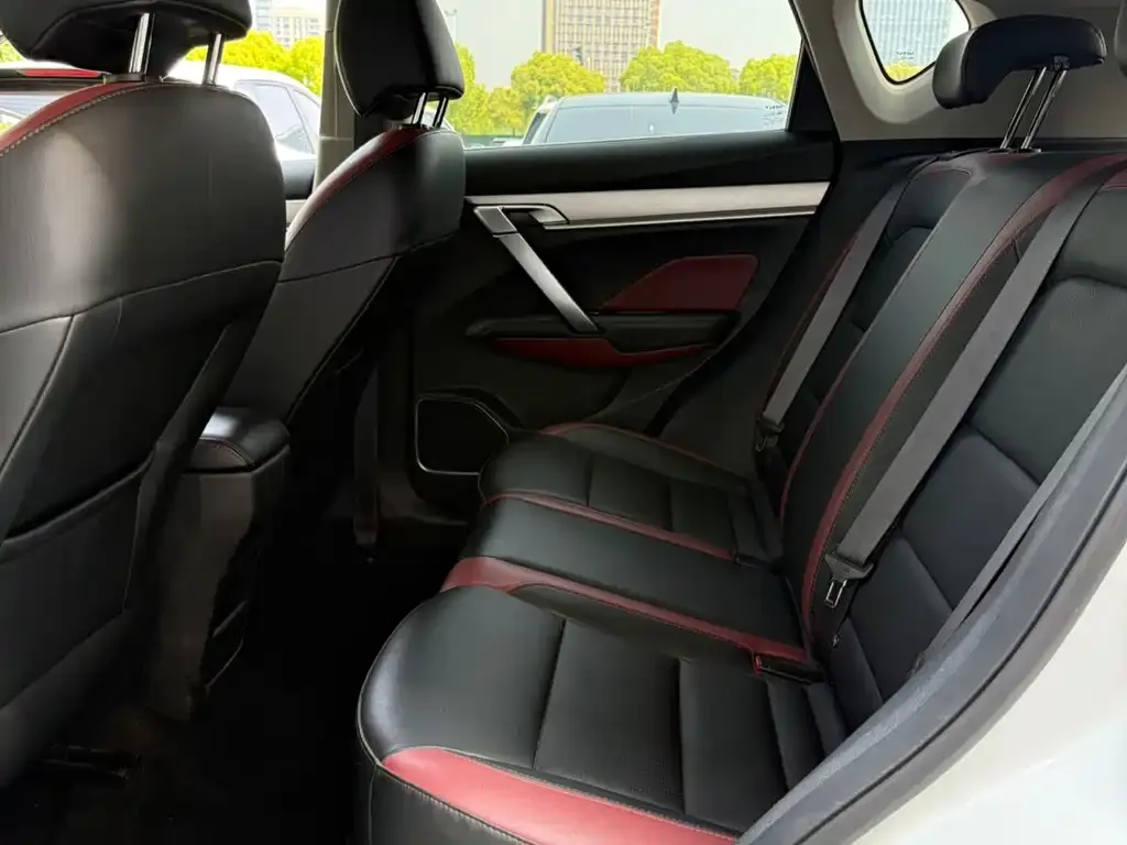 Geely Binyue 2021 из CN, фото 2