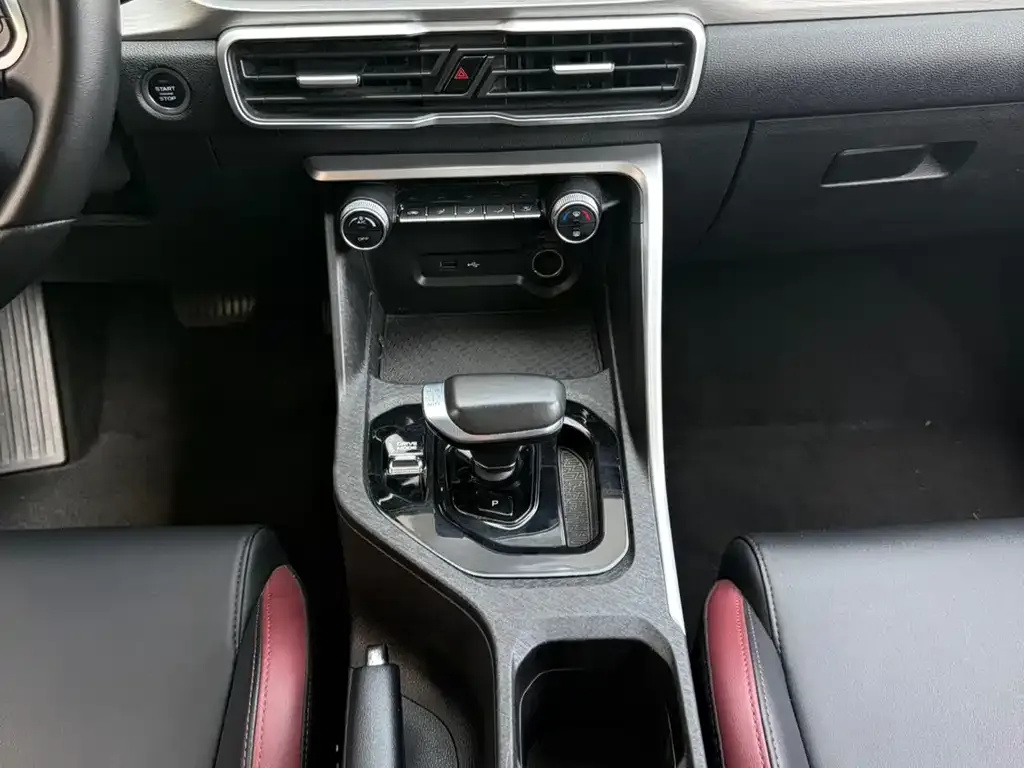 Geely Binyue 2021 из CN, фото 3