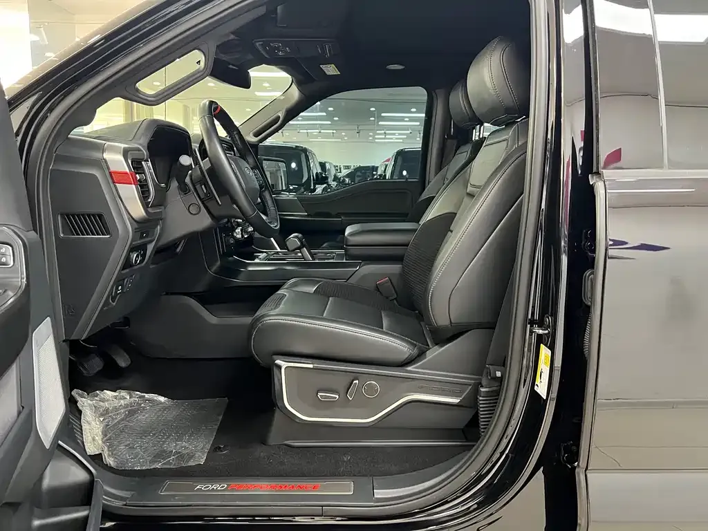 Ford F-150 Raptor — фото 10