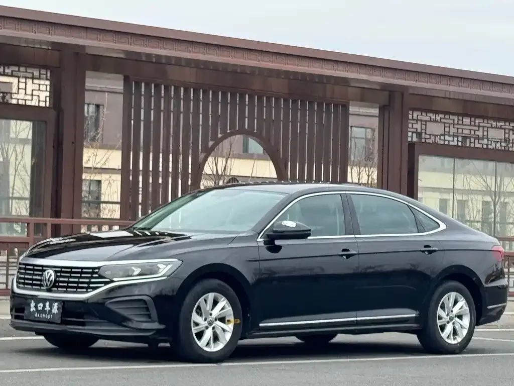 Volkswagen Passat — фото 1