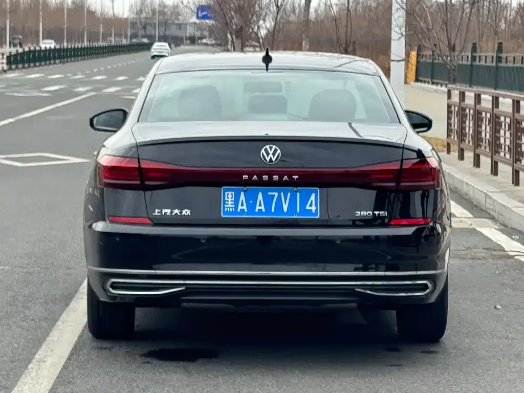 Volkswagen Passat — фото 4
