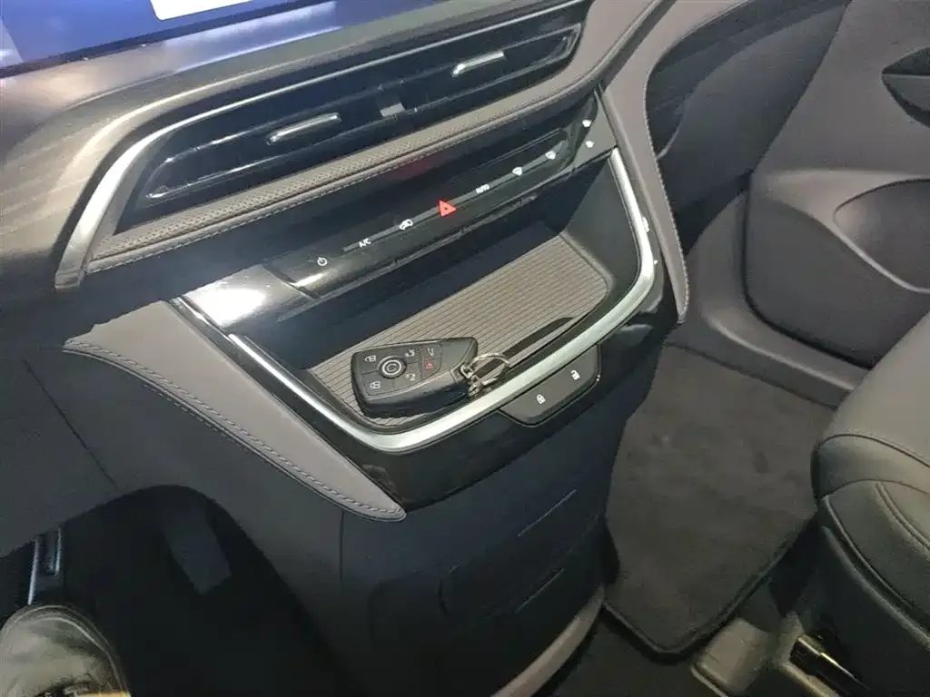 Buick GL8 Hybrid — фото 7