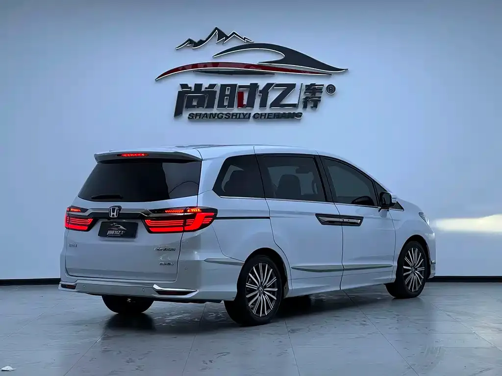 Honda Elysion 2024 из CN, фото 5