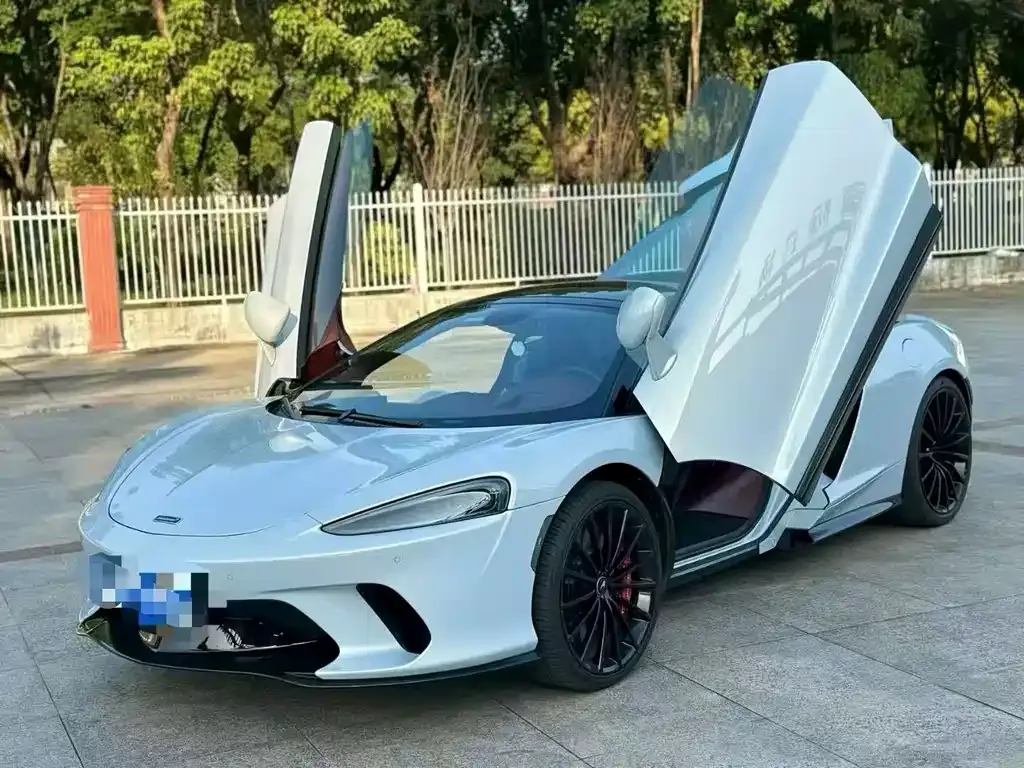 McLaren GT — фото 1
