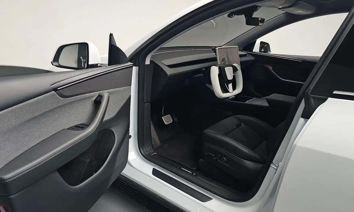 Tesla Model Y — фото 2