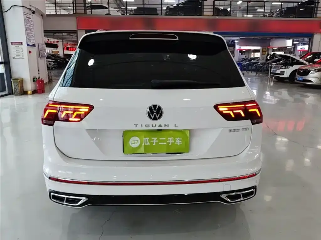 Volkswagen Tiguan L — фото 10