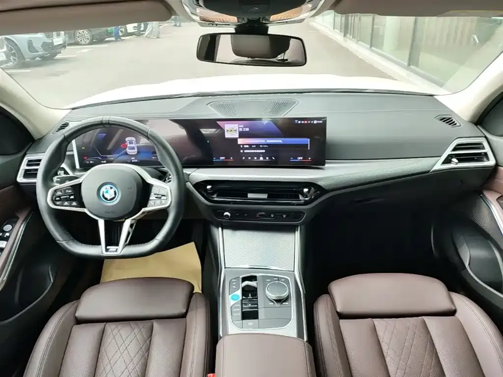 BMW i3 — фото 10