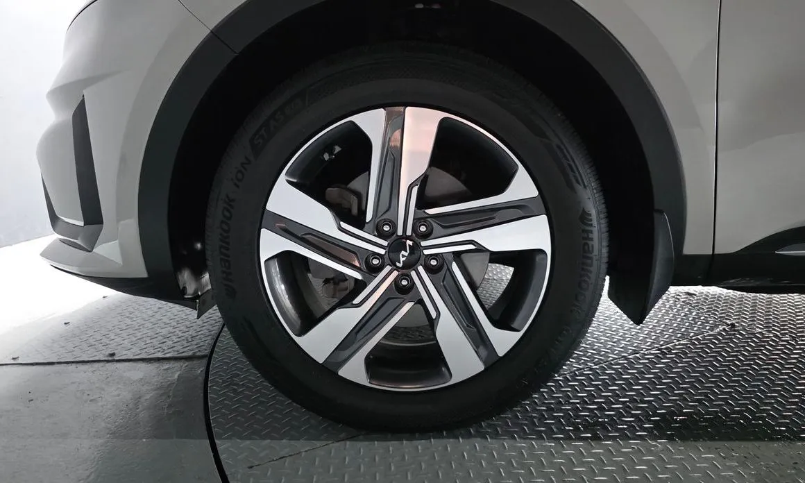 Kia Sorento — фото 10