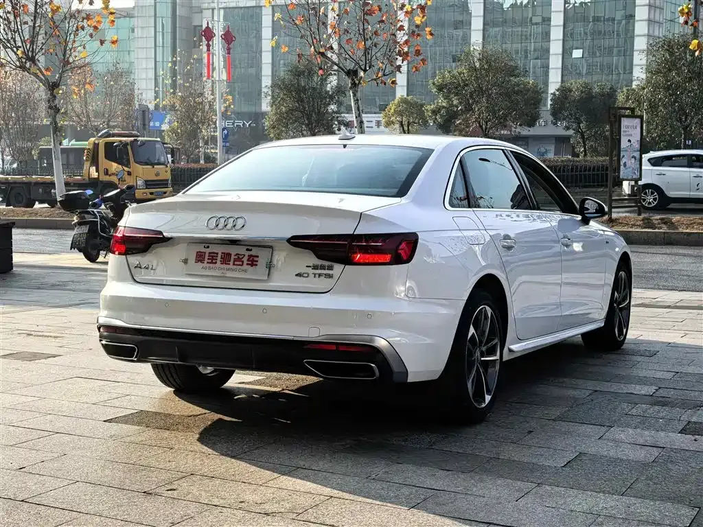 Audi A4L — фото 5