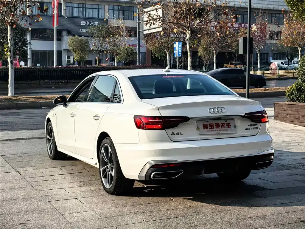 Audi A4L — фото 10
