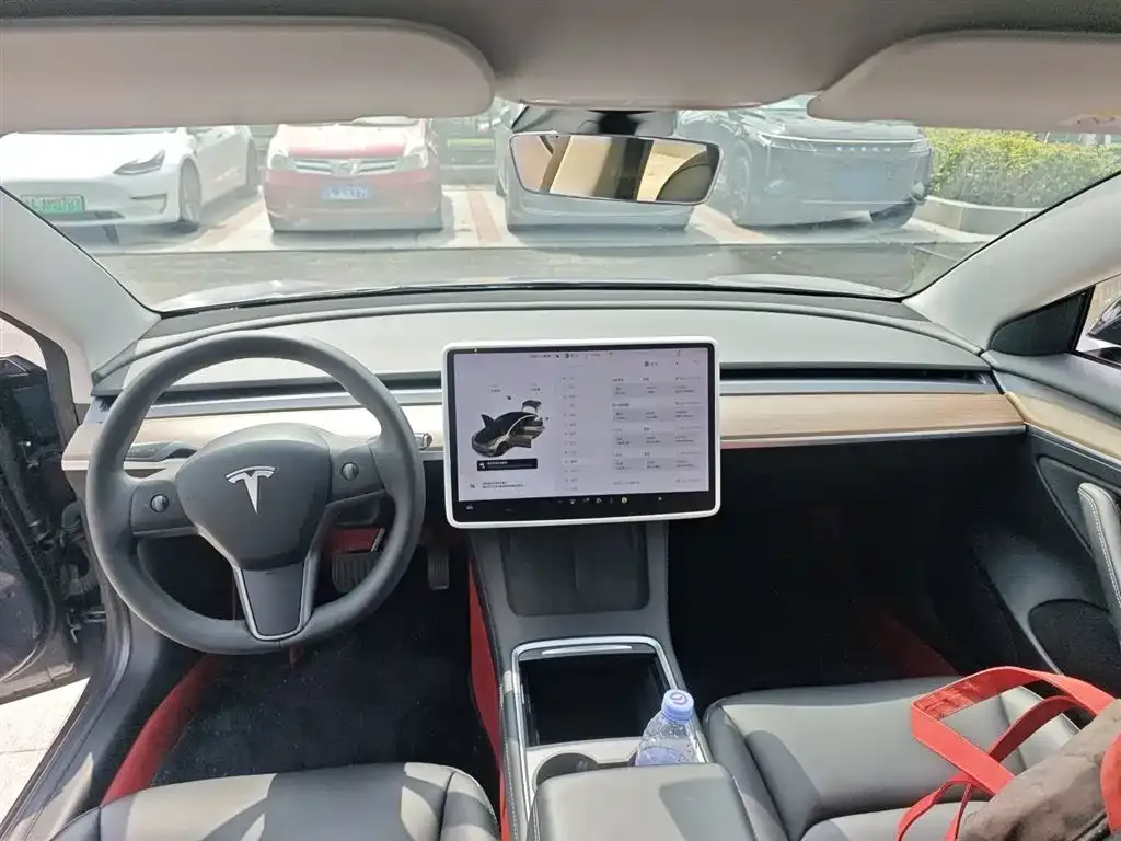 Tesla Model 3 — фото 6