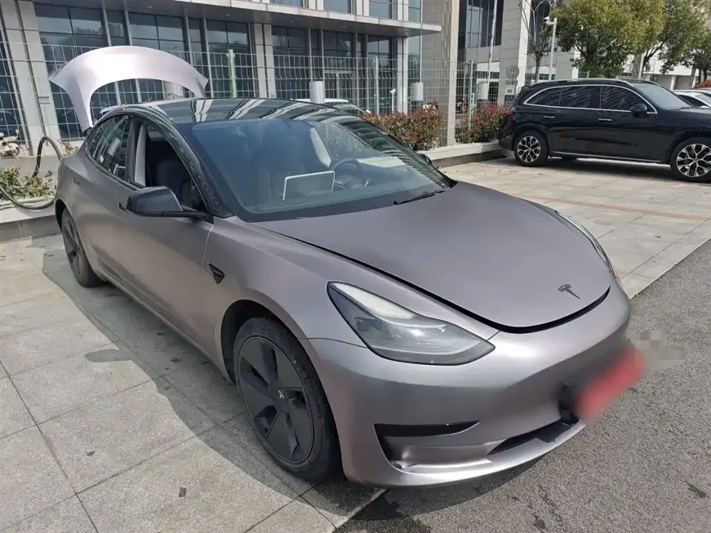 Tesla Model 3 — фото 9