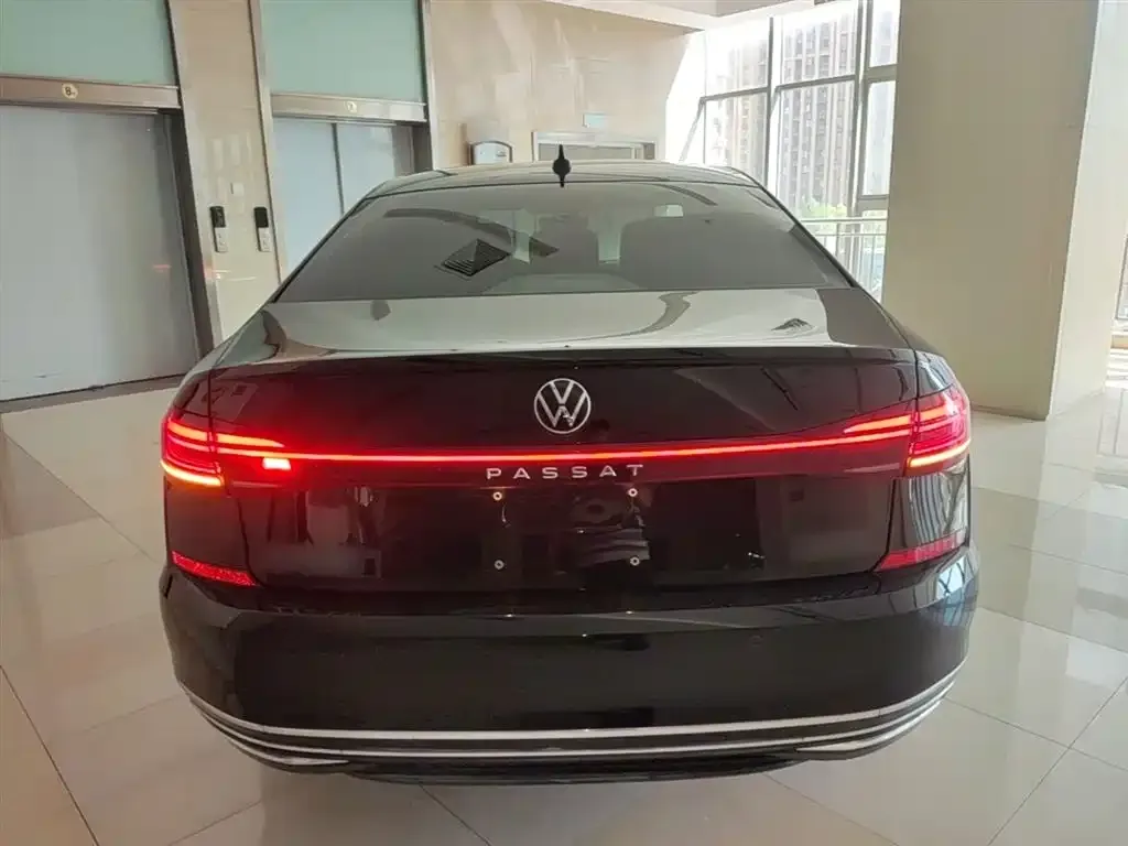 Volkswagen Passat — фото 3