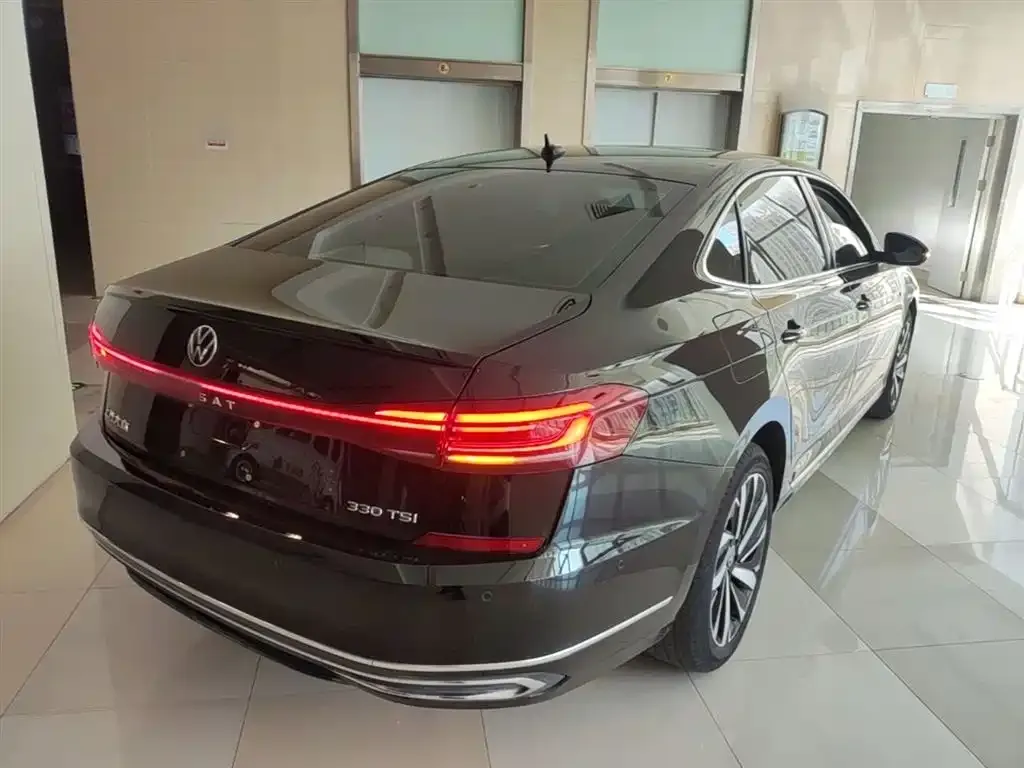 Volkswagen Passat — фото 9